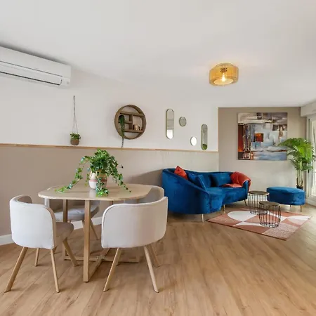 Marina Bay Apartment